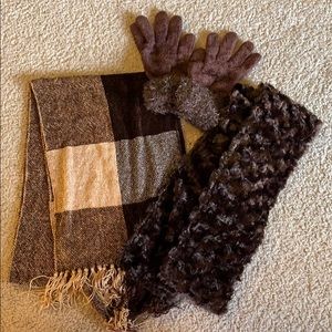 Scarves and gloves bundle